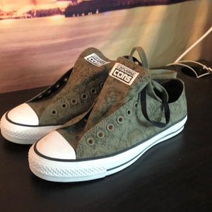 Floral pattern converse cons